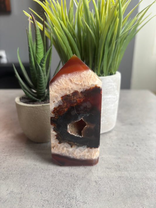 DRUZY CARNELIAN OBELISK M40