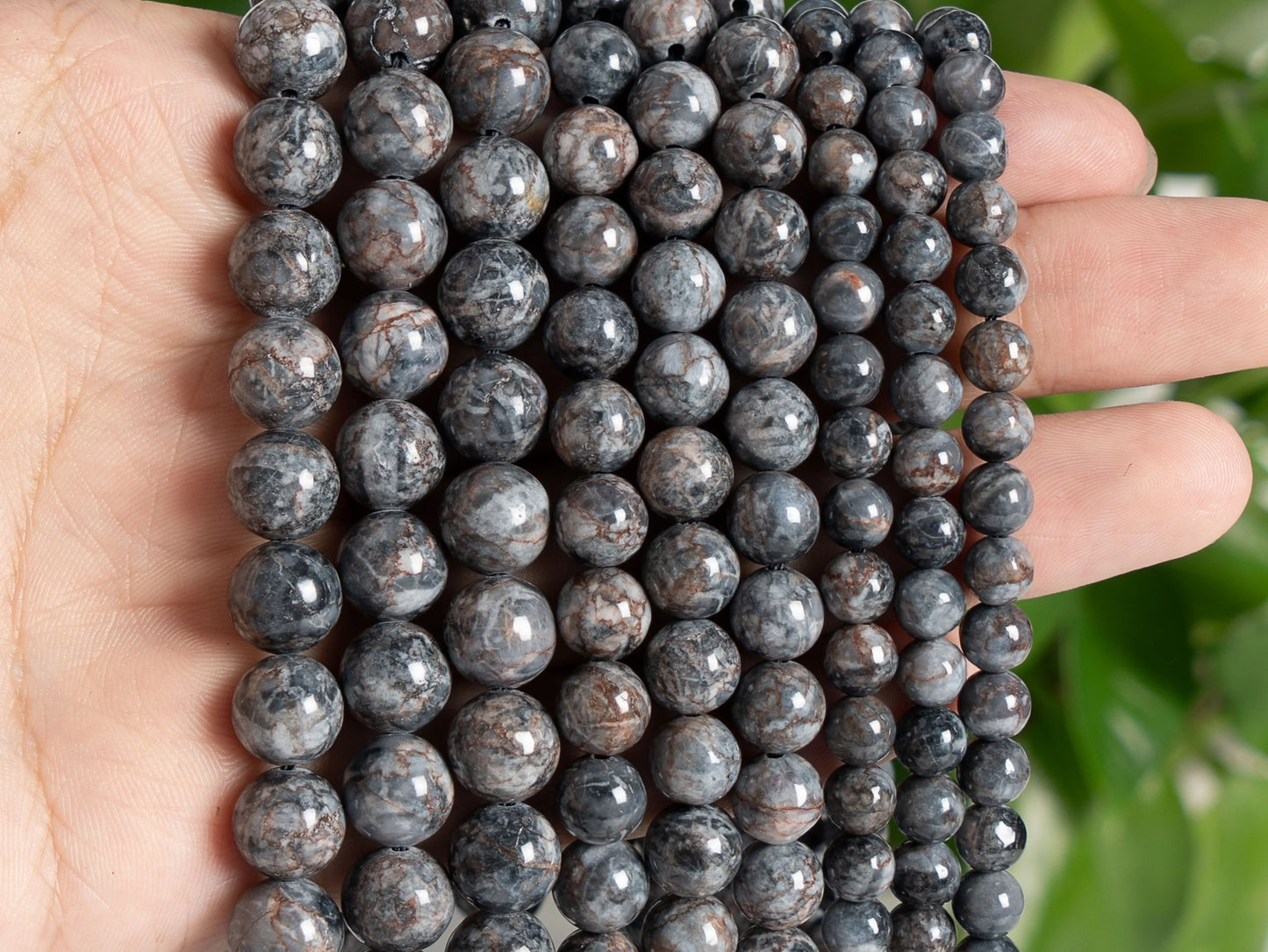Fil de perles de magnésite grise naturelle HQ